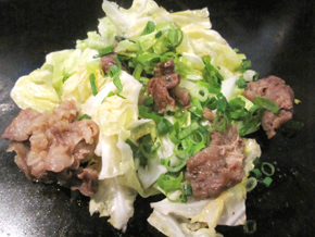 牛すじ煮込みとキャベツの塩炒めすじ塩